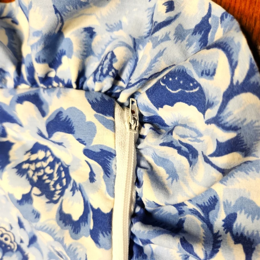 VTG NWOT Laura Ashley Palace Garden Blue & White Floral Pillow Cover